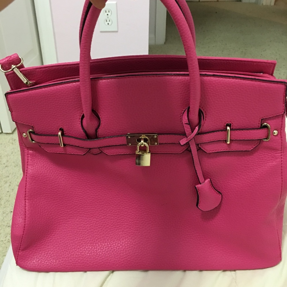 Vegan leather (not real leather) Bag!